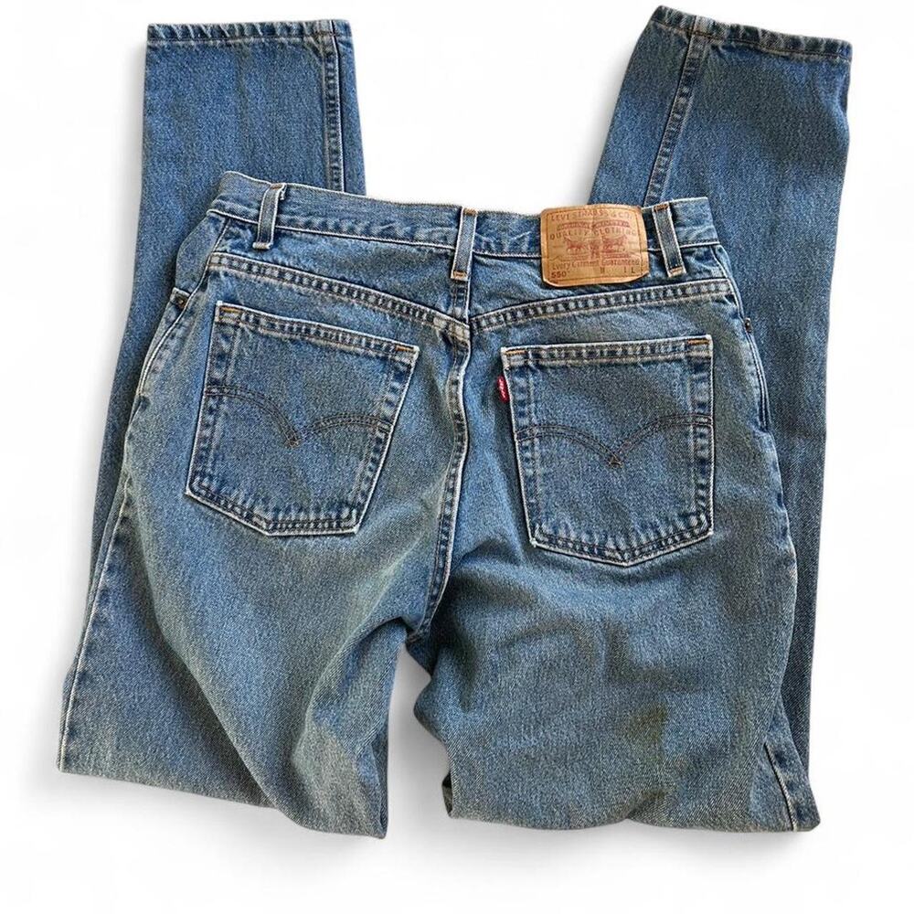 Vintage Levi’s 550 Relaxed Fit Tapered Leg Medium Wash